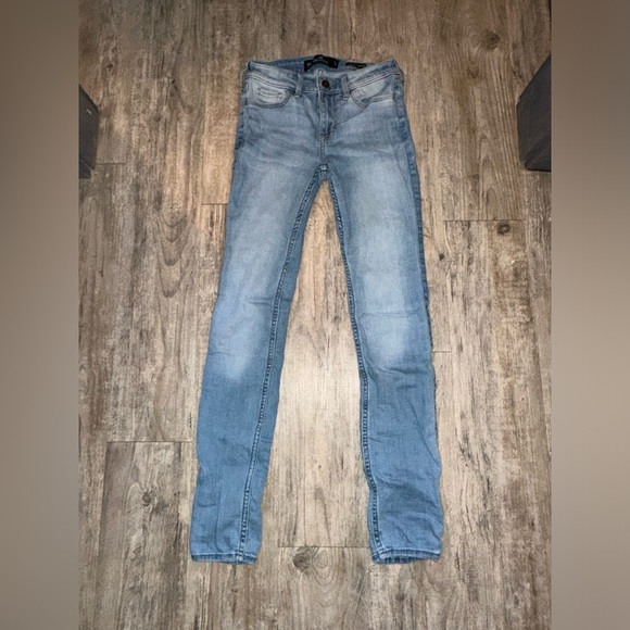 Hollister skinny jeans - Picture 2 of 3